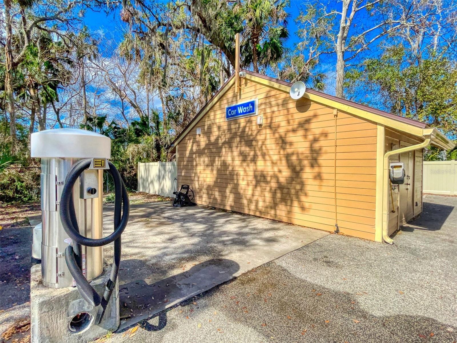 Image 36 of 40 For 1401 Palmetto Avenue 306