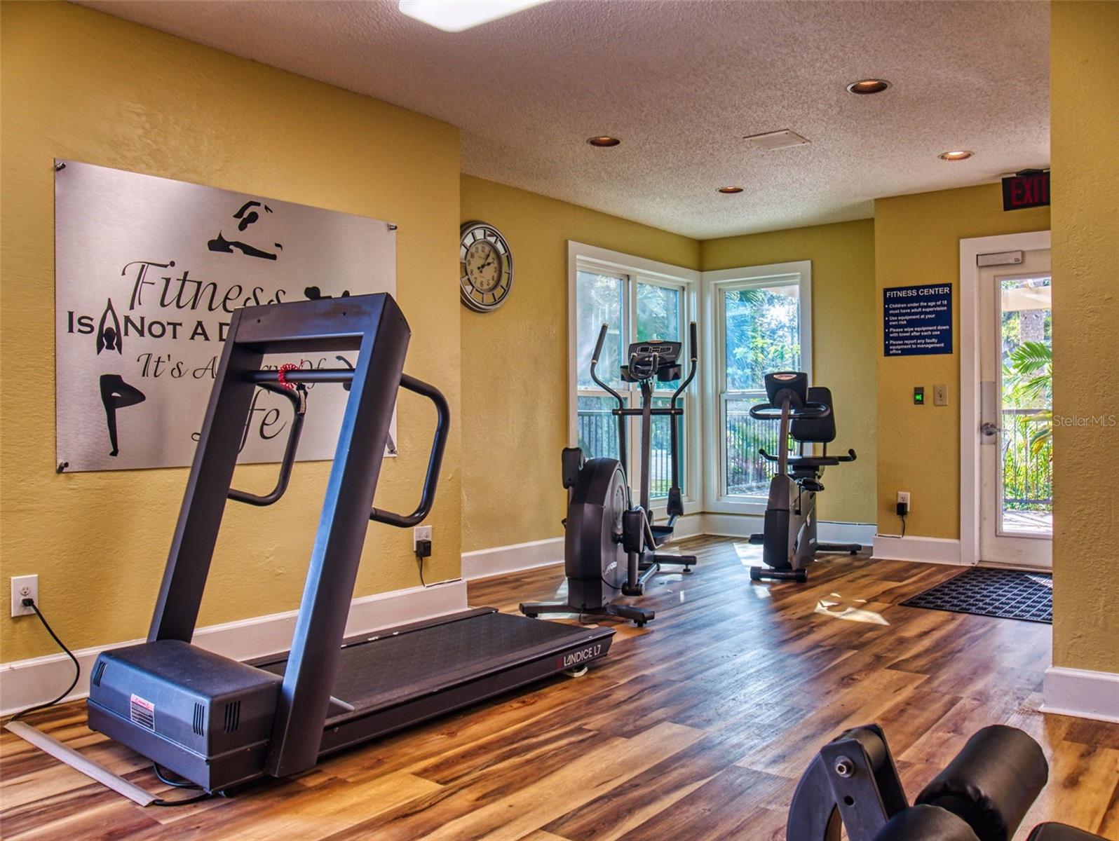 Image 37 of 40 For 1401 Palmetto Avenue 306