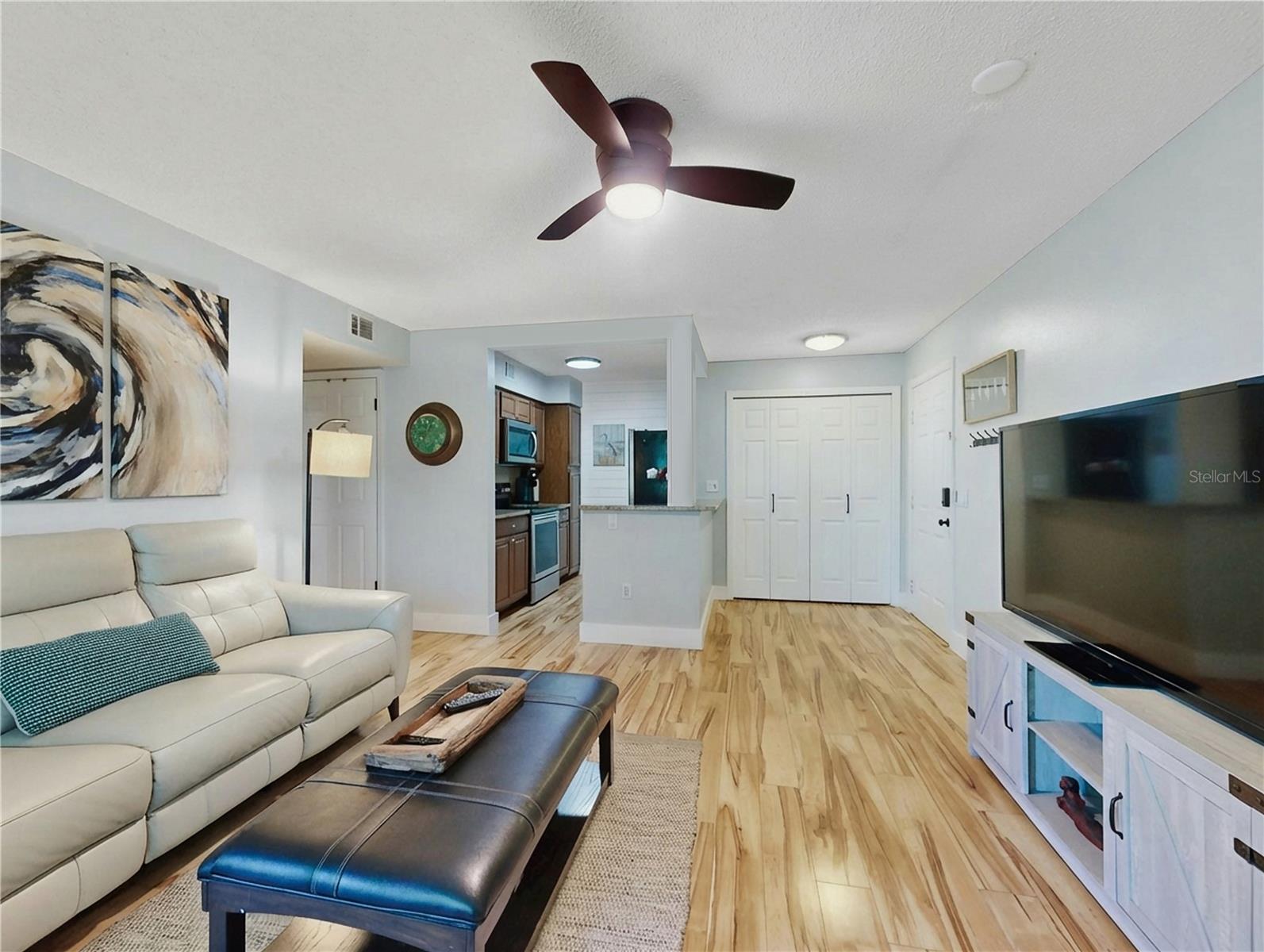 Image 7 of 40 For 1401 Palmetto Avenue 306