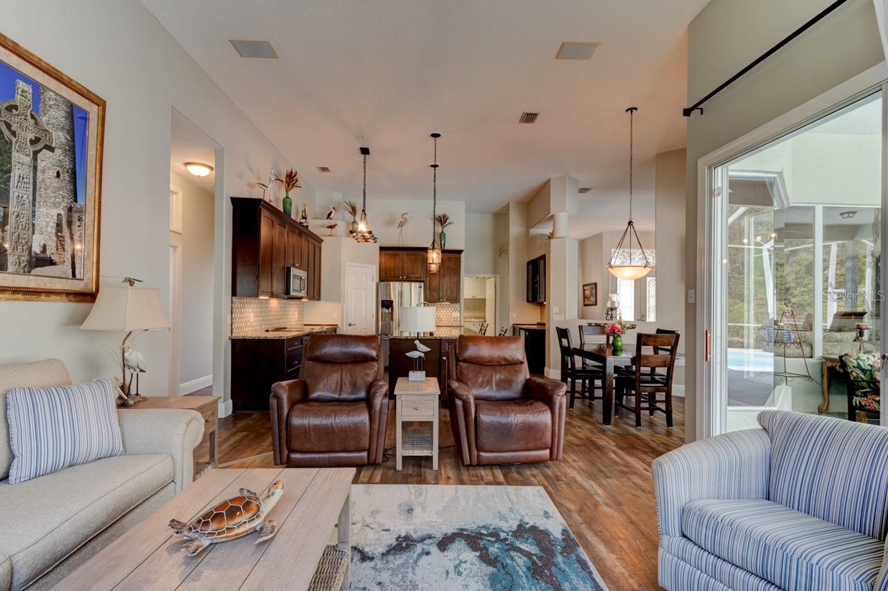 Image 17 of 43 For 1749 Arash Circle