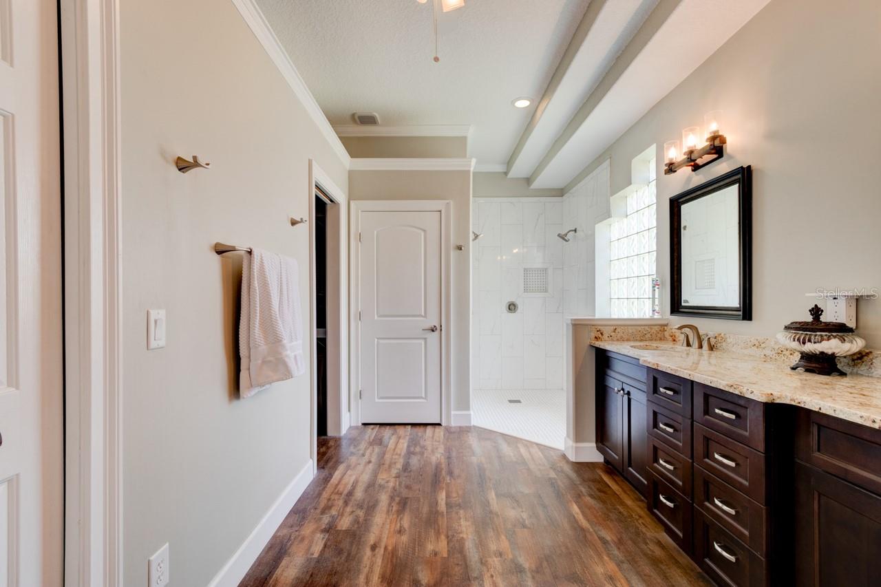 Image 30 of 43 For 1749 Arash Circle