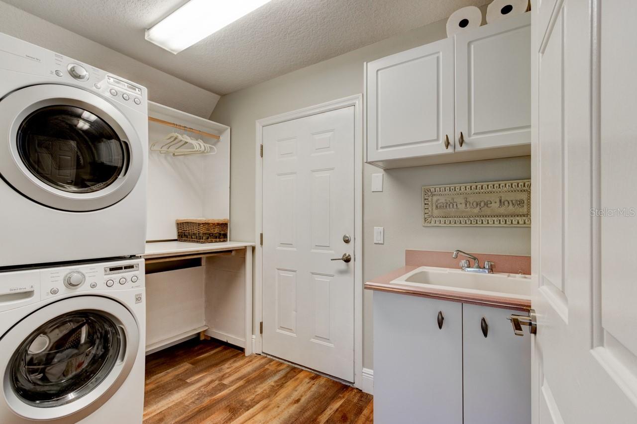 Image 31 of 43 For 1749 Arash Circle