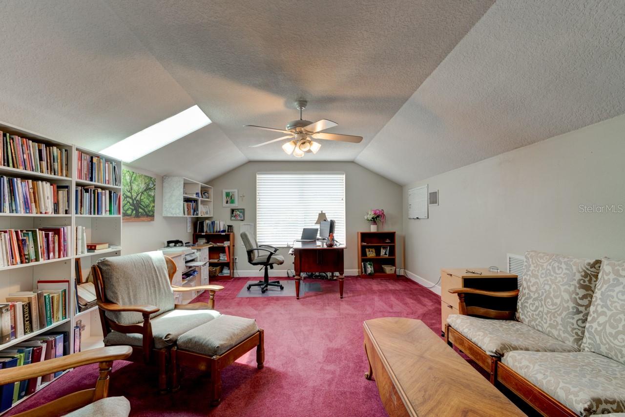 Image 32 of 43 For 1749 Arash Circle