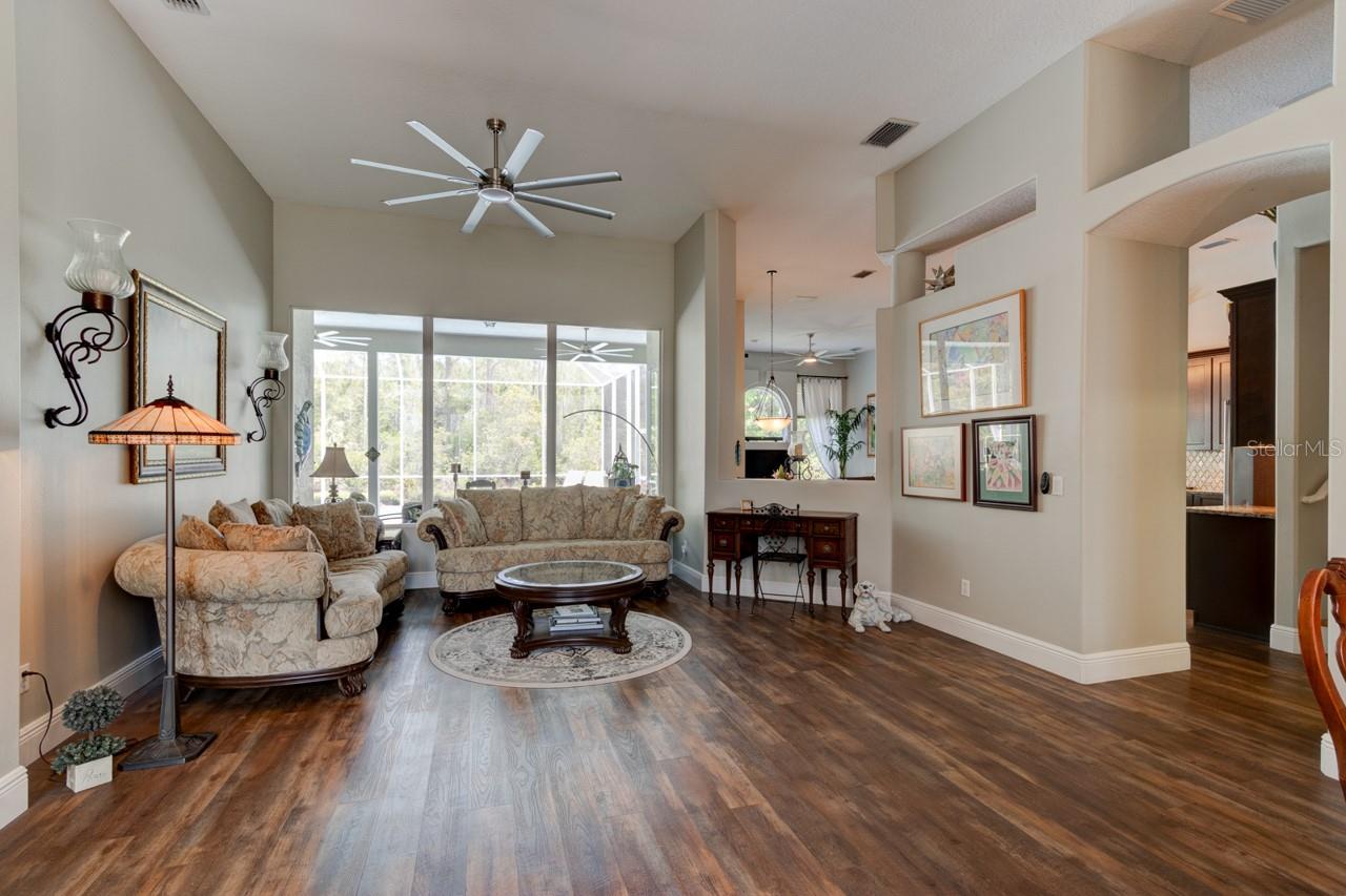 Image 7 of 43 For 1749 Arash Circle