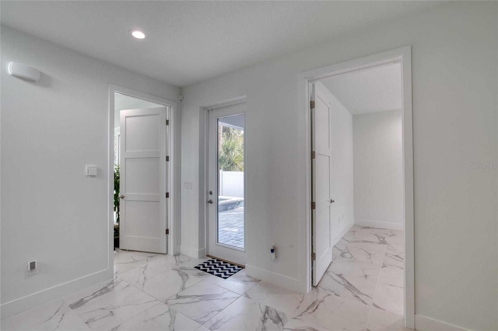 Image 12 of 96 For 206 Halifax Avenue