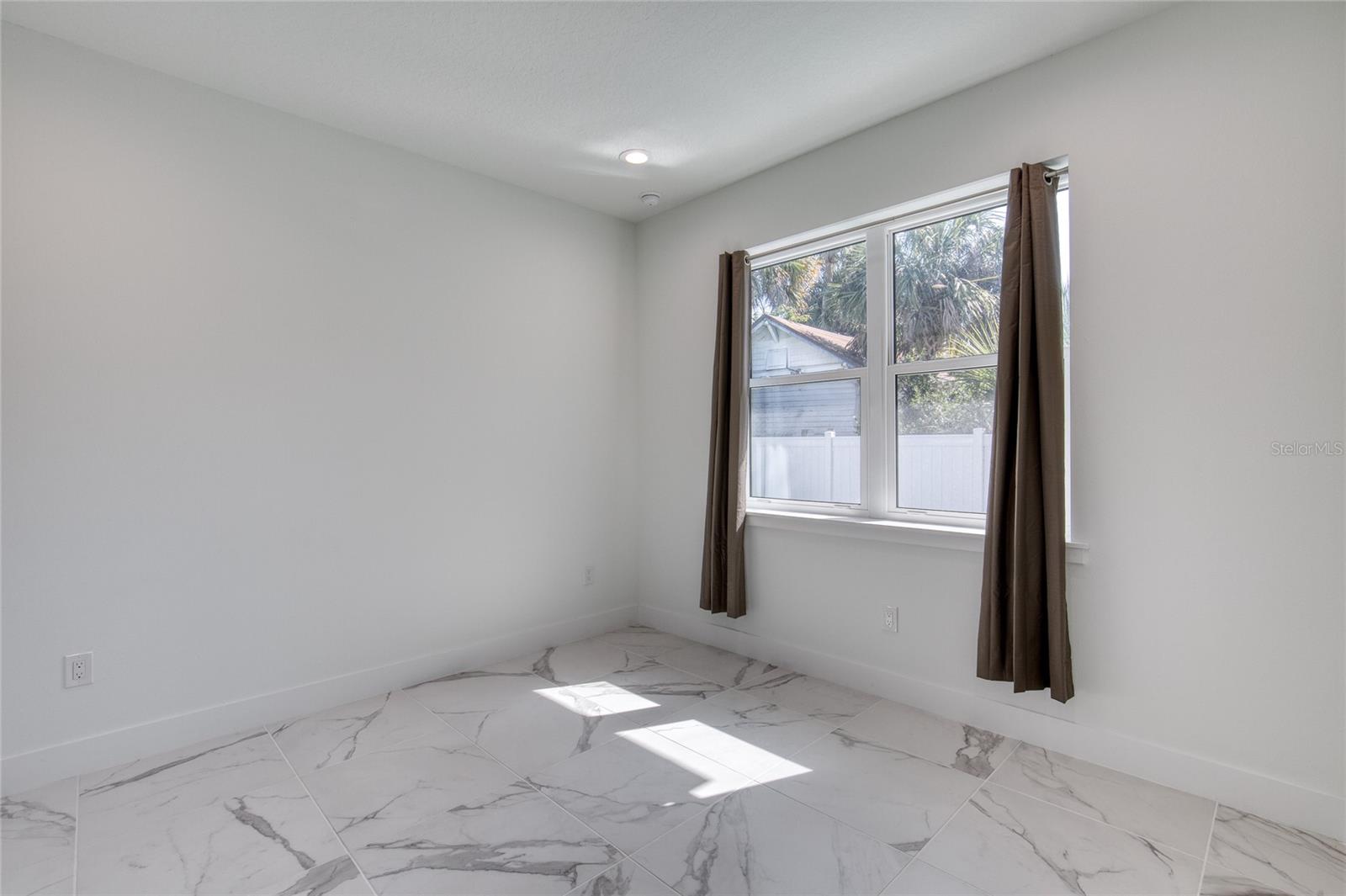 Image 13 of 96 For 206 Halifax Avenue