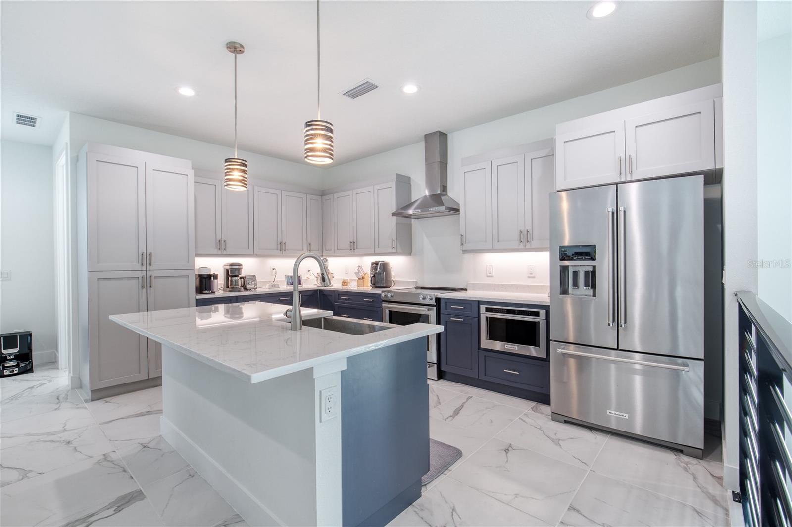 Image 24 of 96 For 206 Halifax Avenue