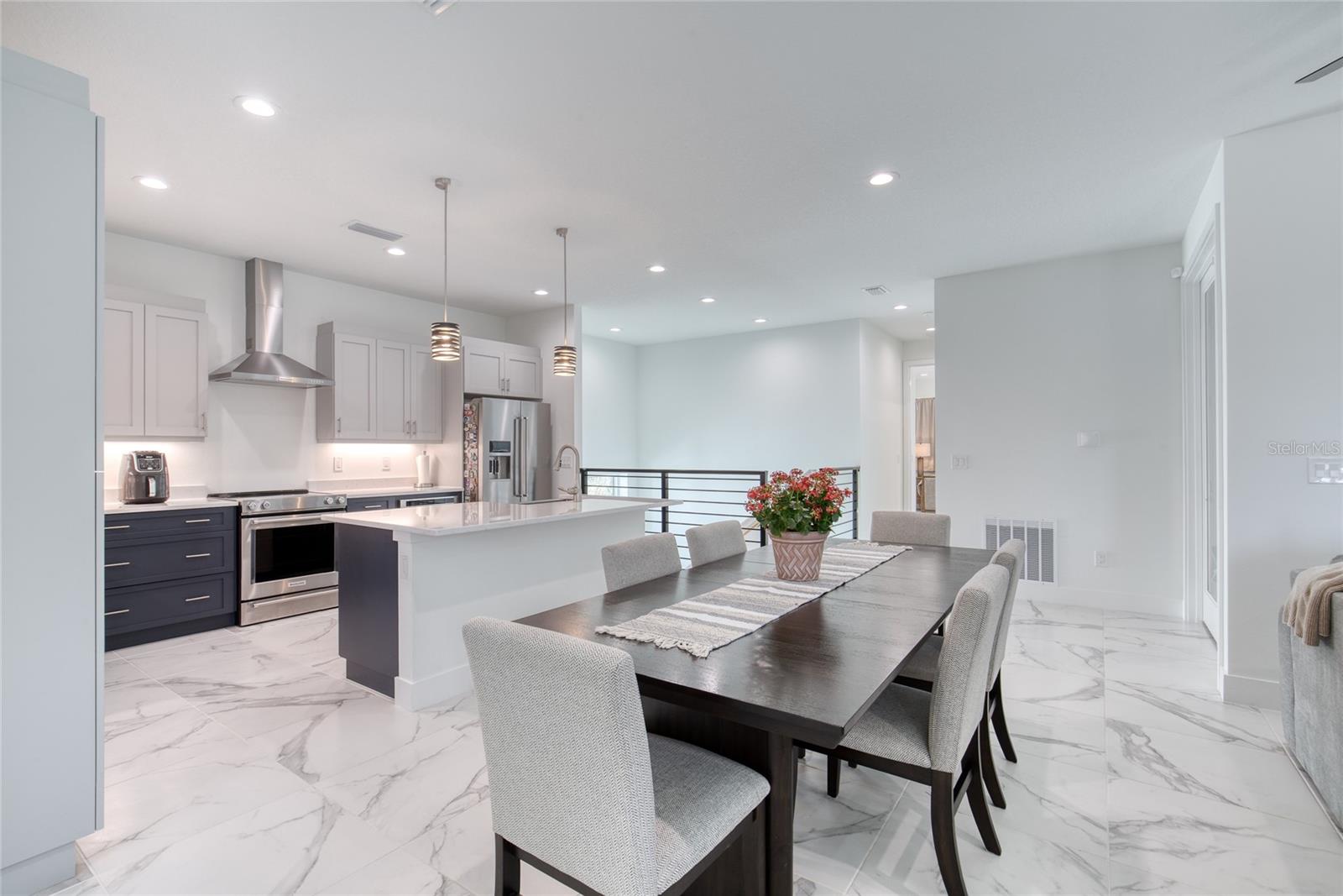 Image 29 of 96 For 206 Halifax Avenue