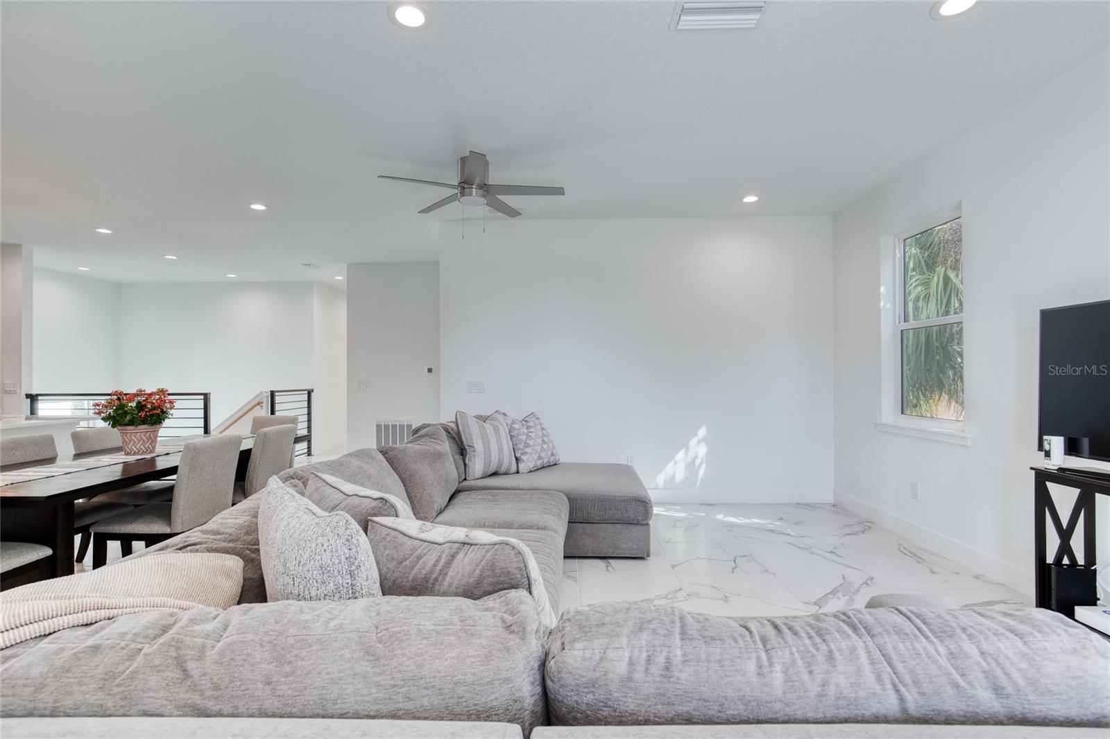 Image 32 of 96 For 206 Halifax Avenue