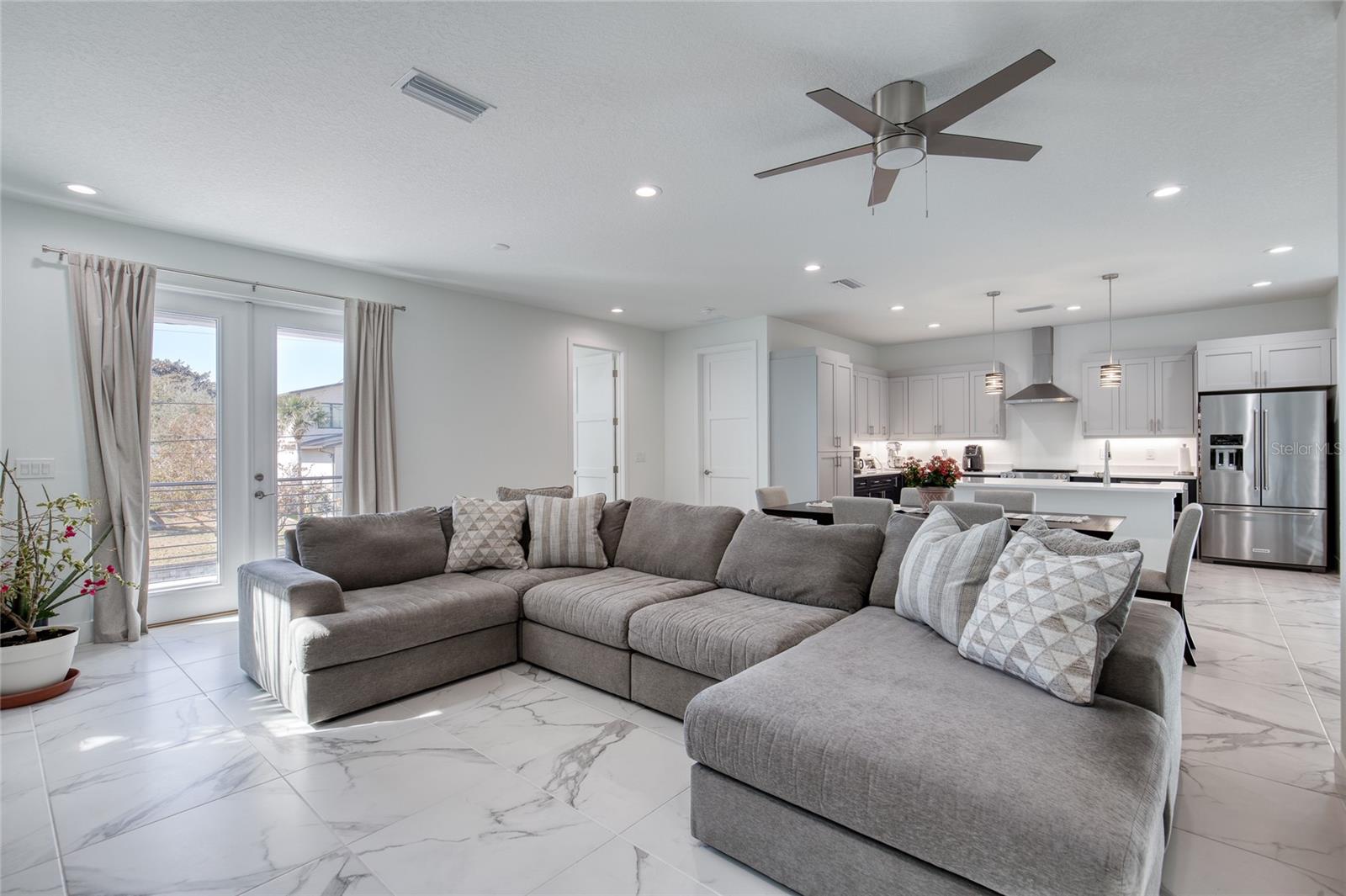 Image 33 of 96 For 206 Halifax Avenue