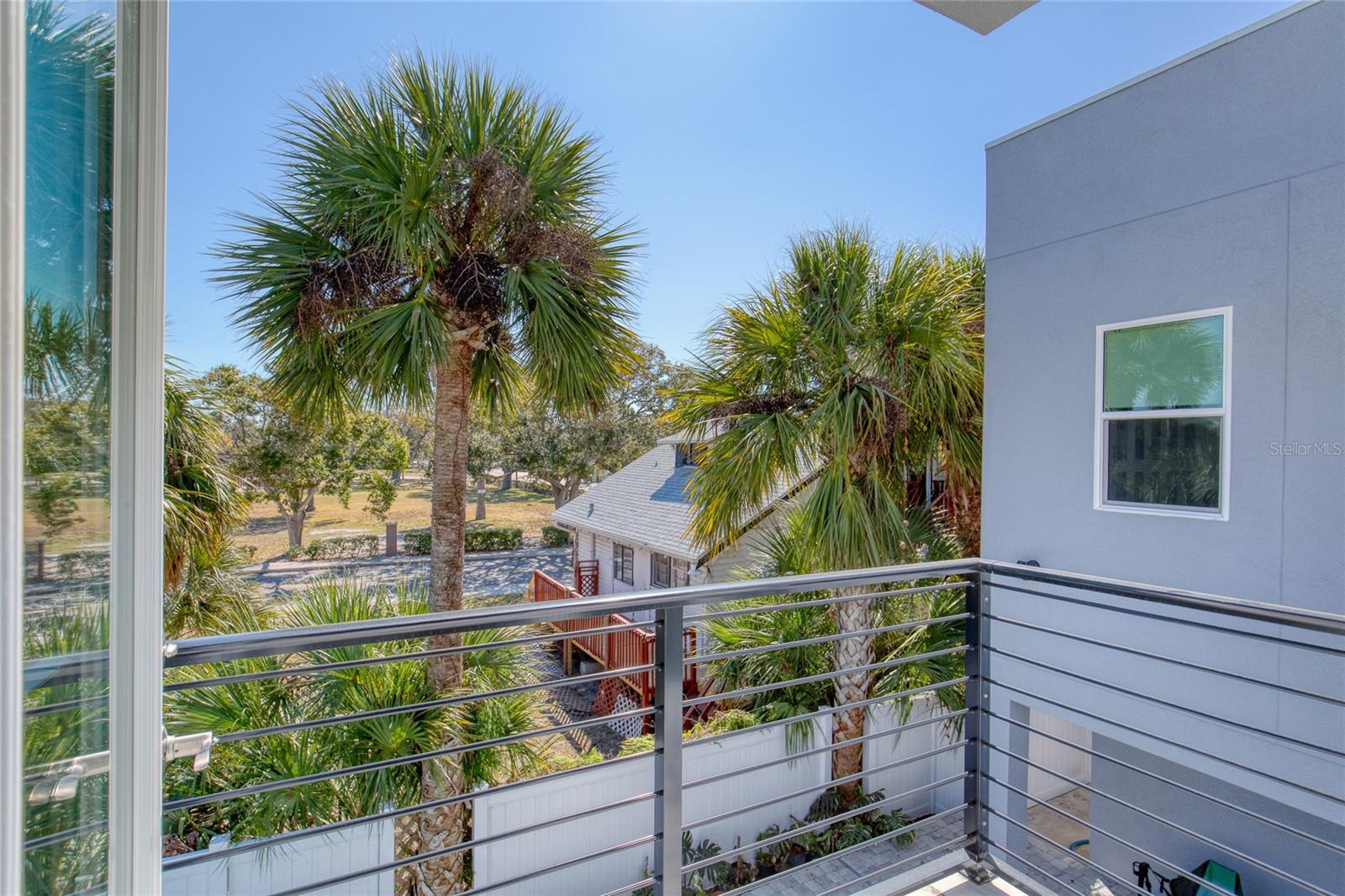 Image 49 of 96 For 206 Halifax Avenue