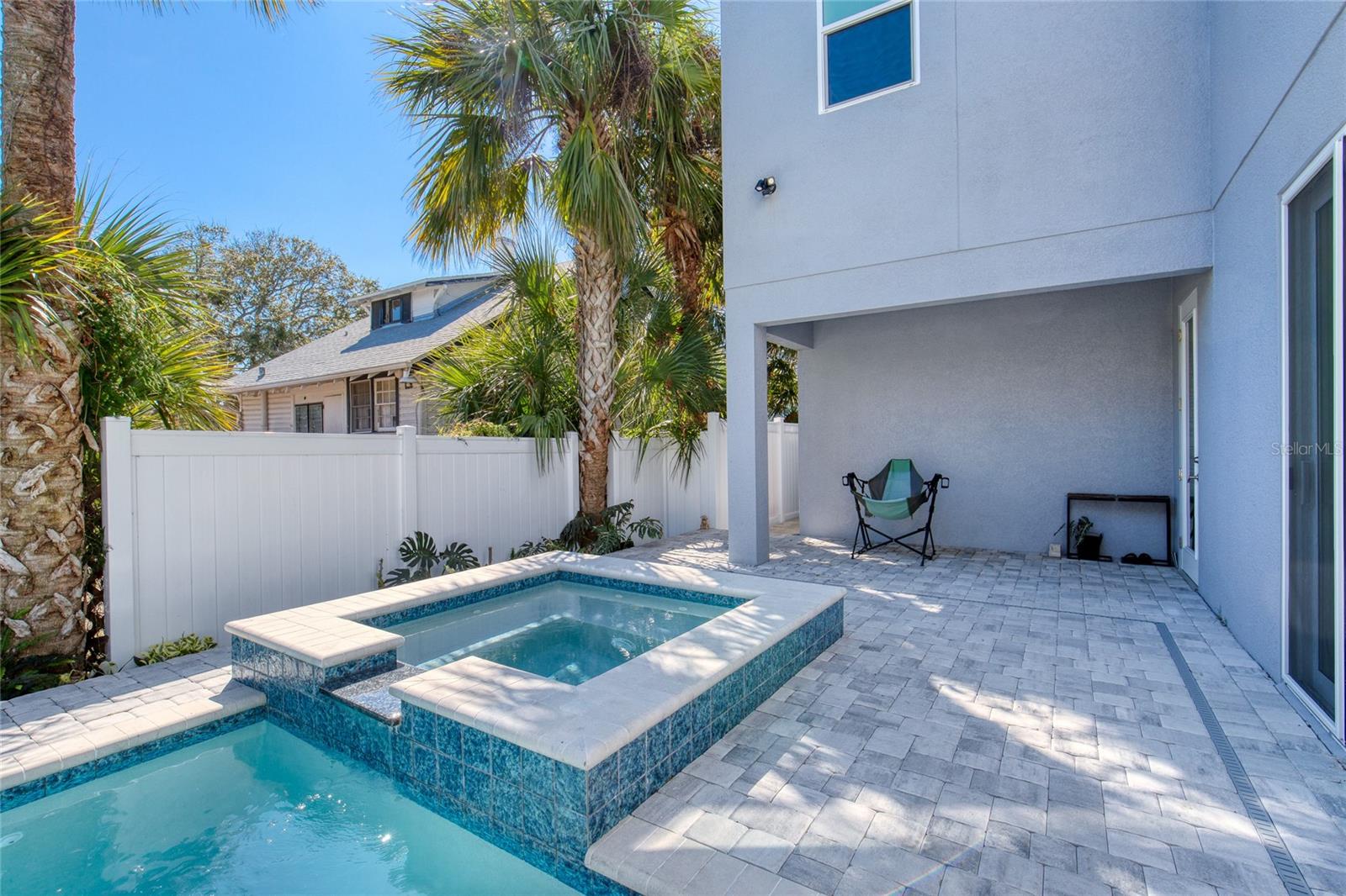 Image 63 of 96 For 206 Halifax Avenue