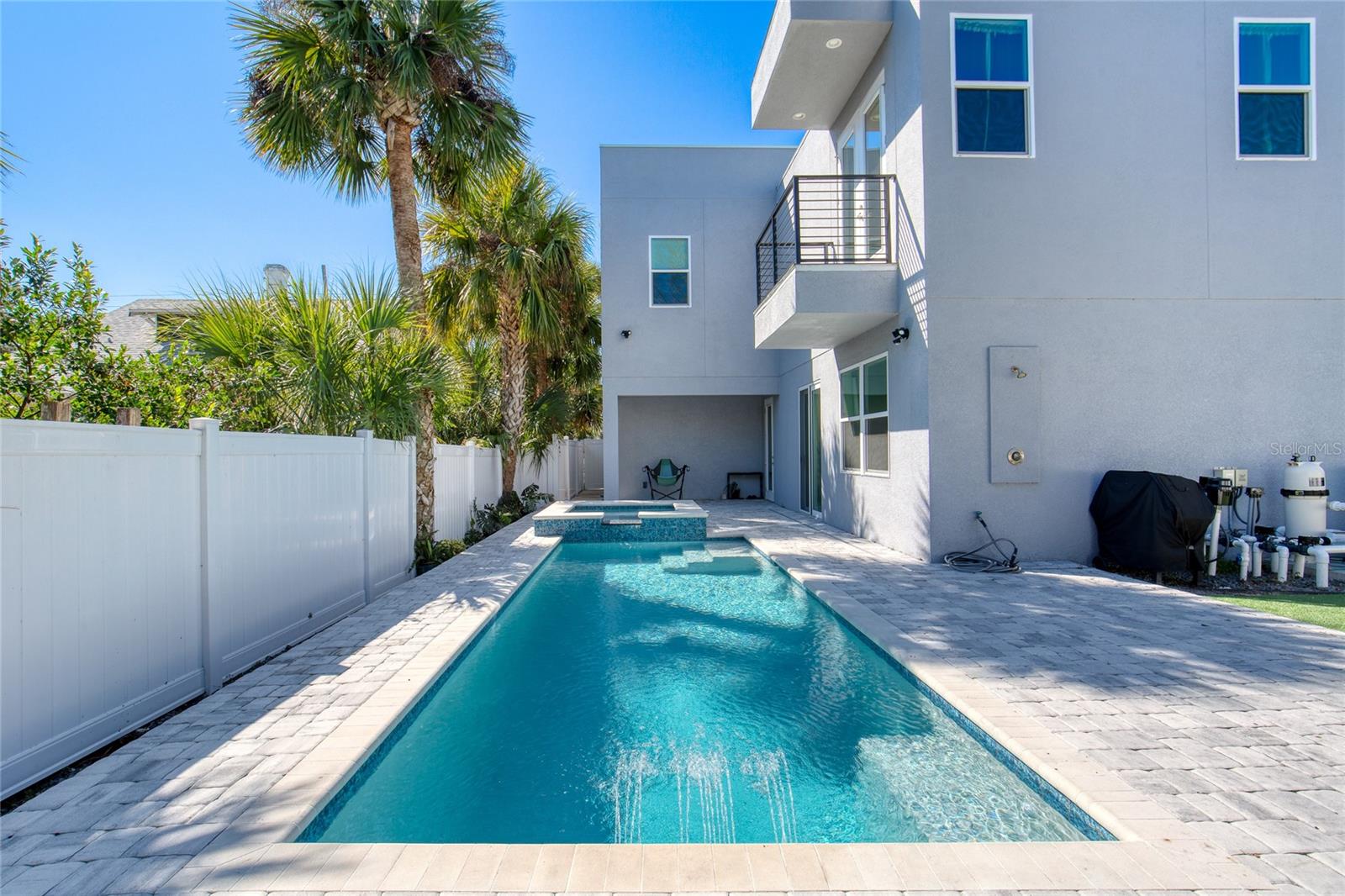 Image 68 of 96 For 206 Halifax Avenue