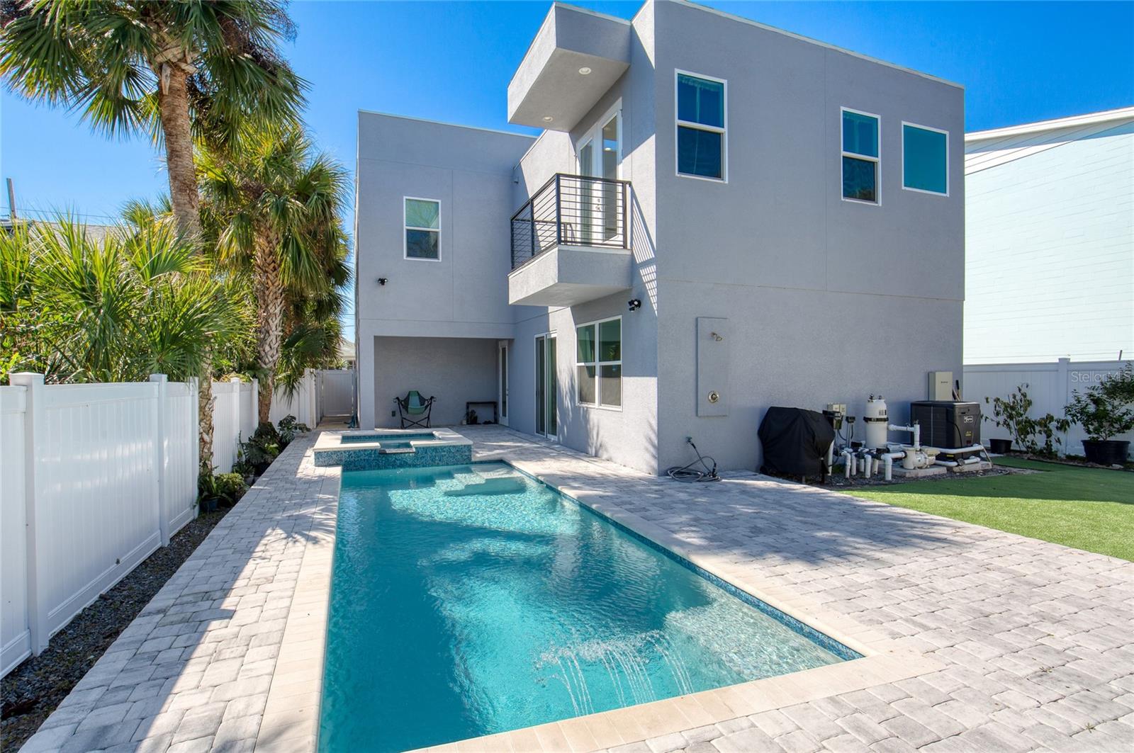 Image 69 of 96 For 206 Halifax Avenue