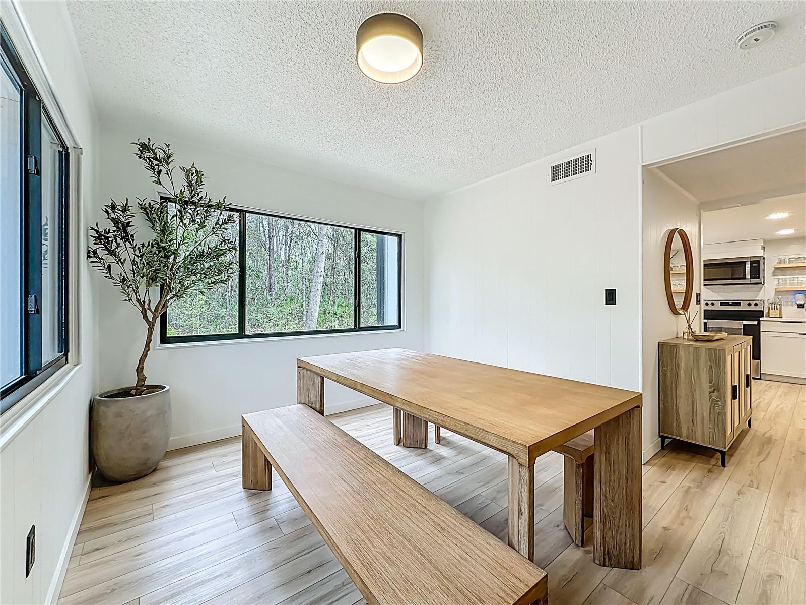 Image 14 of 78 For 3730 Lewis Speedway