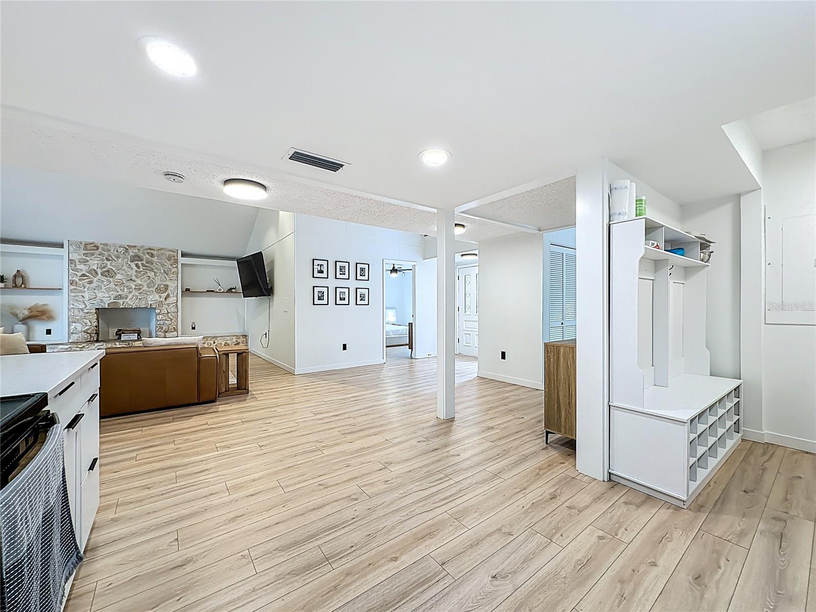 Image 16 of 78 For 3730 Lewis Speedway