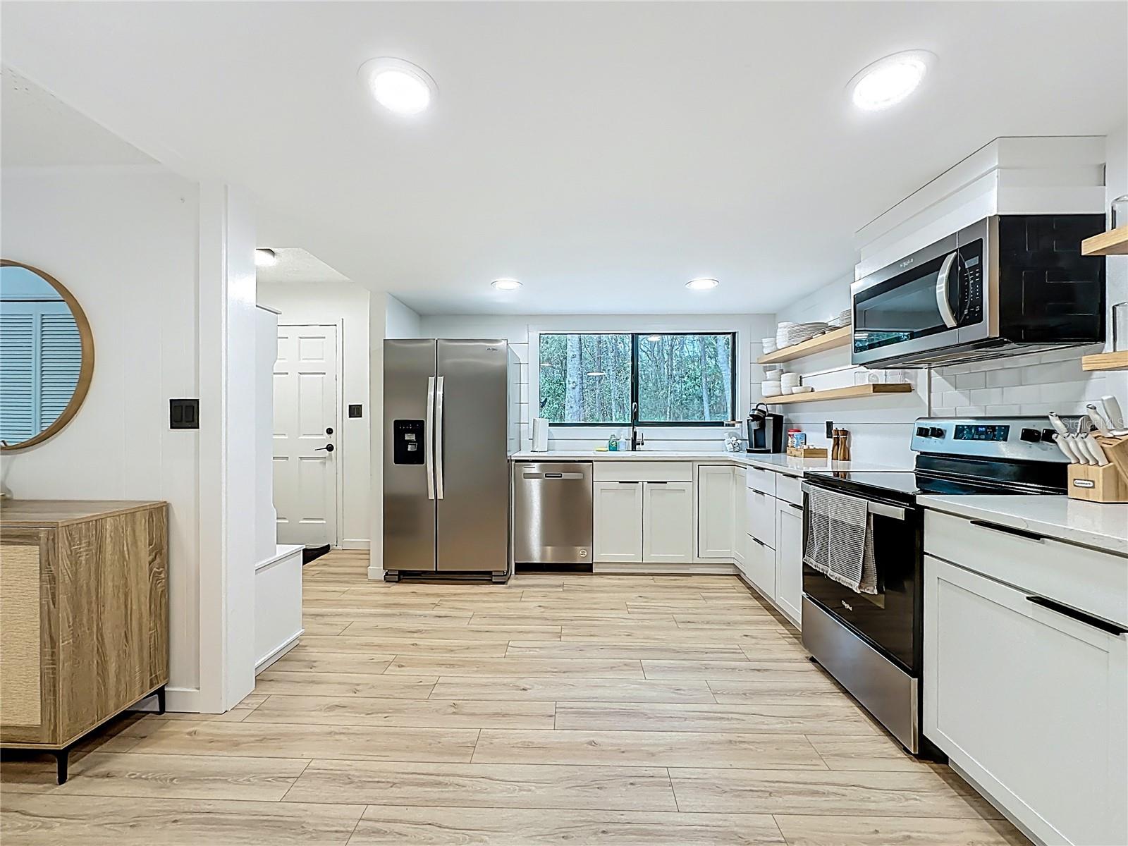 Image 19 of 78 For 3730 Lewis Speedway