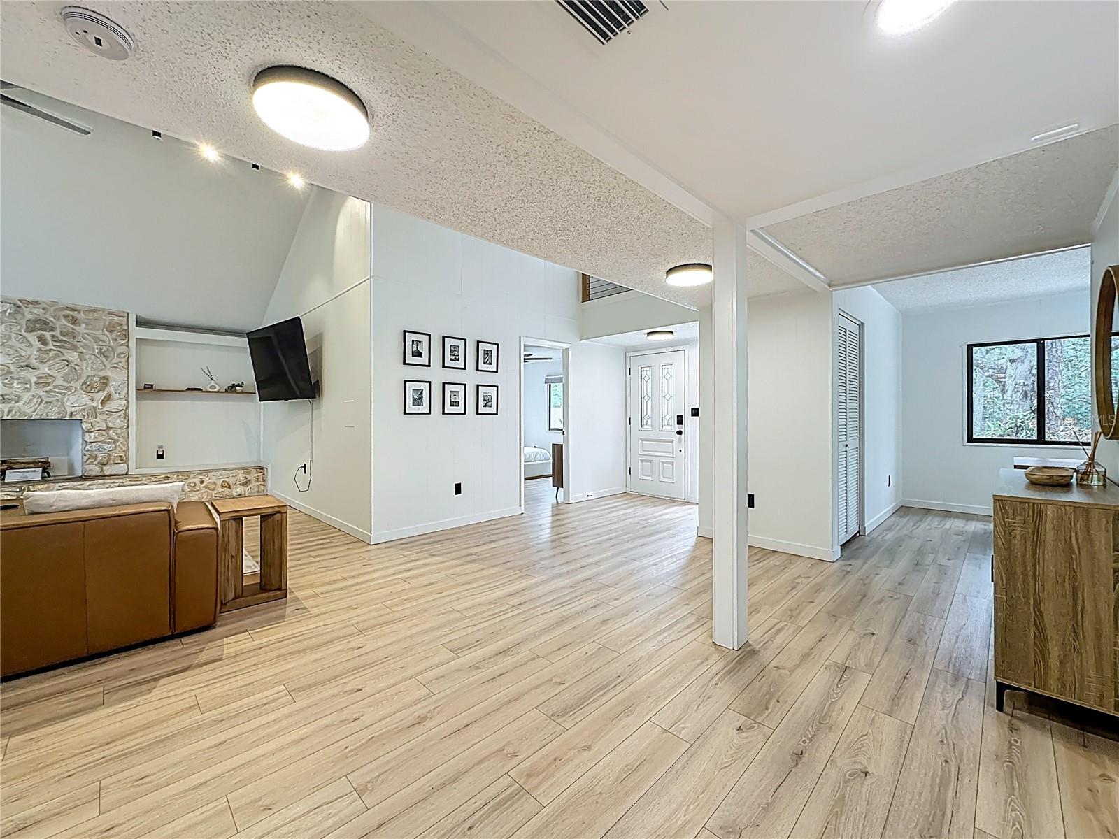 Image 20 of 78 For 3730 Lewis Speedway