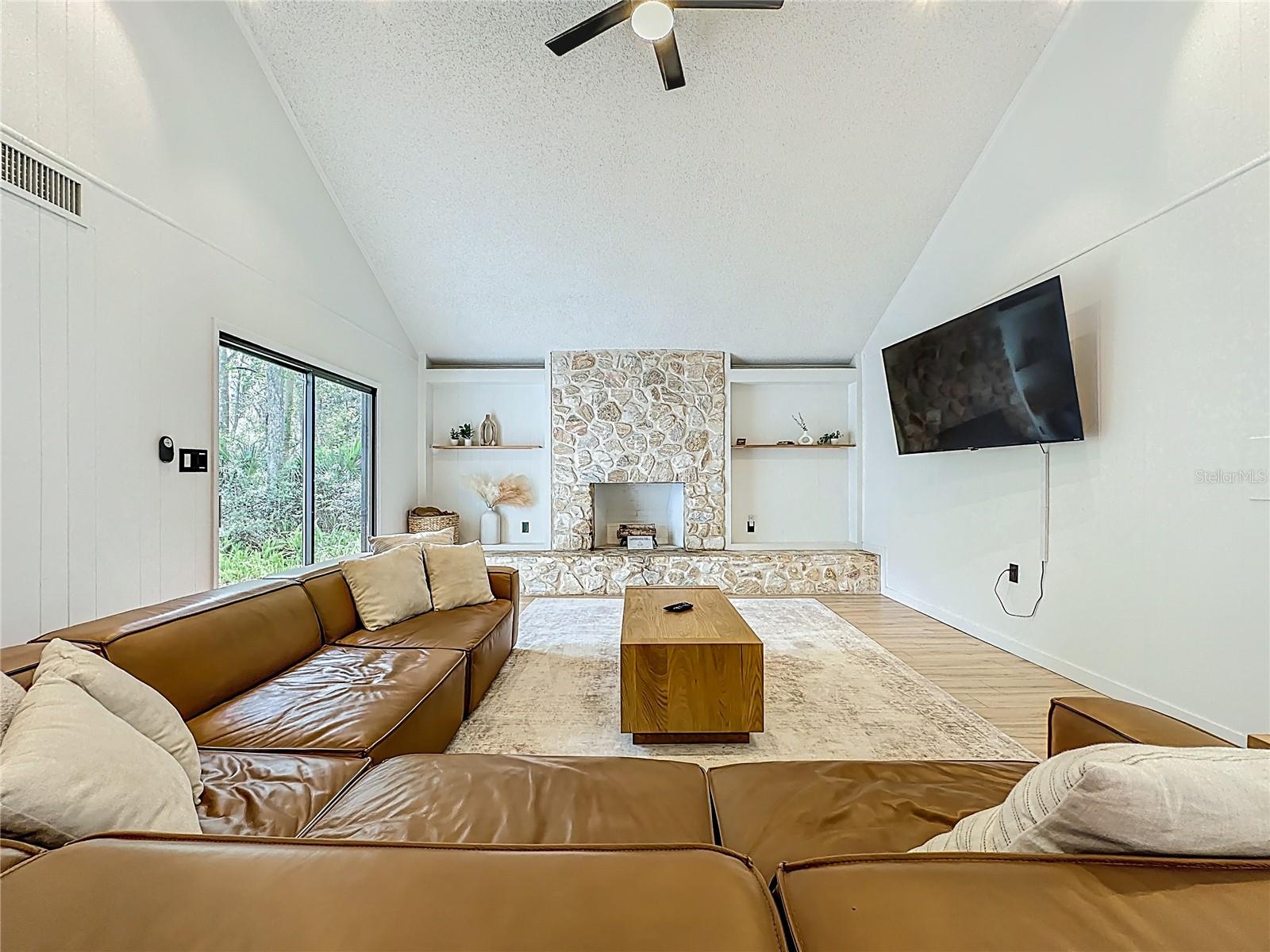 Image 21 of 78 For 3730 Lewis Speedway