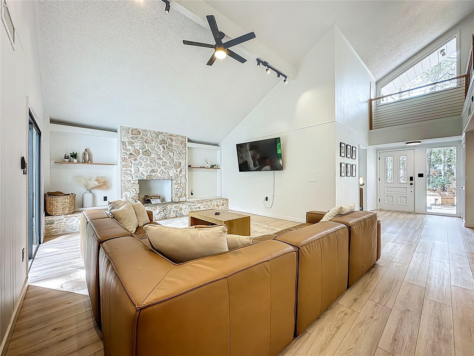 Image 22 of 78 For 3730 Lewis Speedway