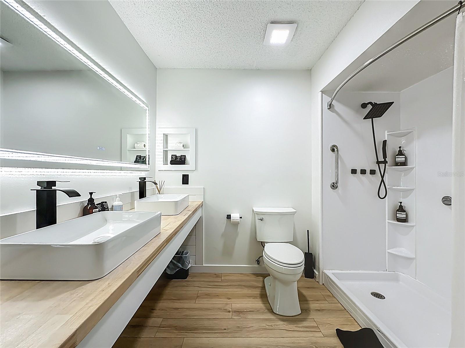 Image 33 of 78 For 3730 Lewis Speedway