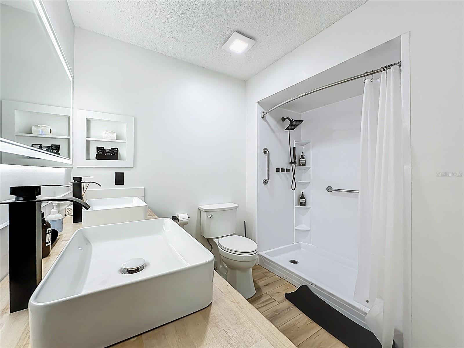 Image 34 of 78 For 3730 Lewis Speedway