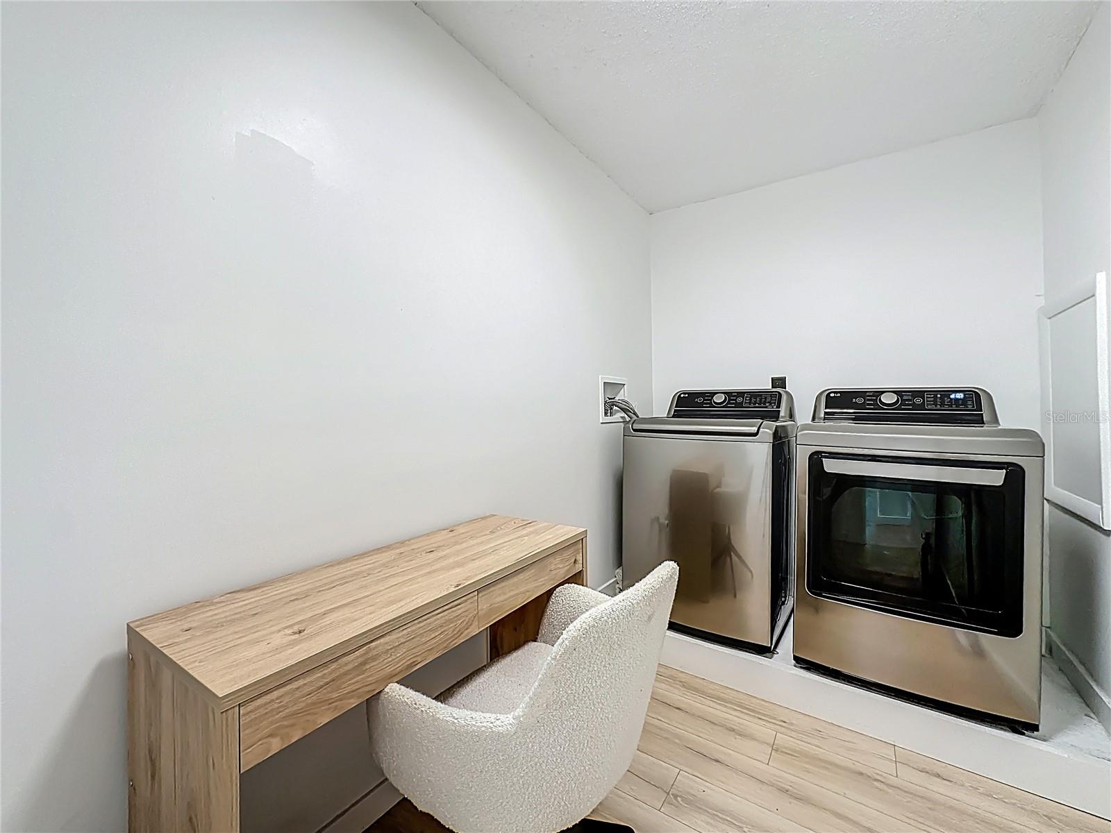 Image 36 of 78 For 3730 Lewis Speedway