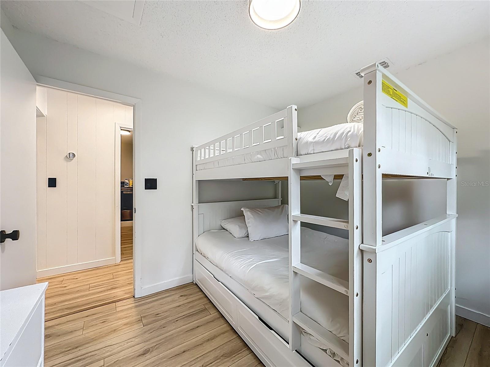 Image 37 of 78 For 3730 Lewis Speedway