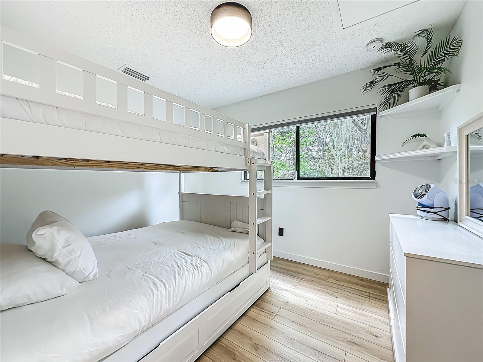 Image 38 of 78 For 3730 Lewis Speedway