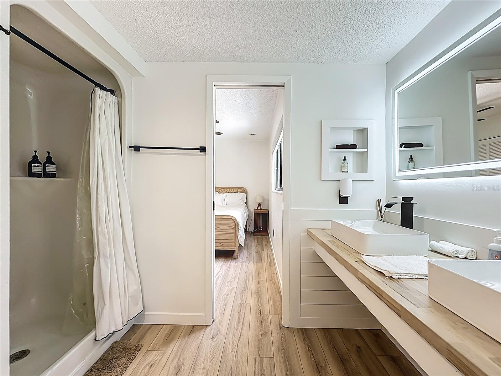 Image 44 of 78 For 3730 Lewis Speedway