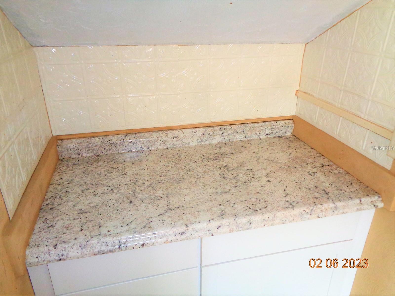 Image 10 of 28 For 1411 E New York Ave