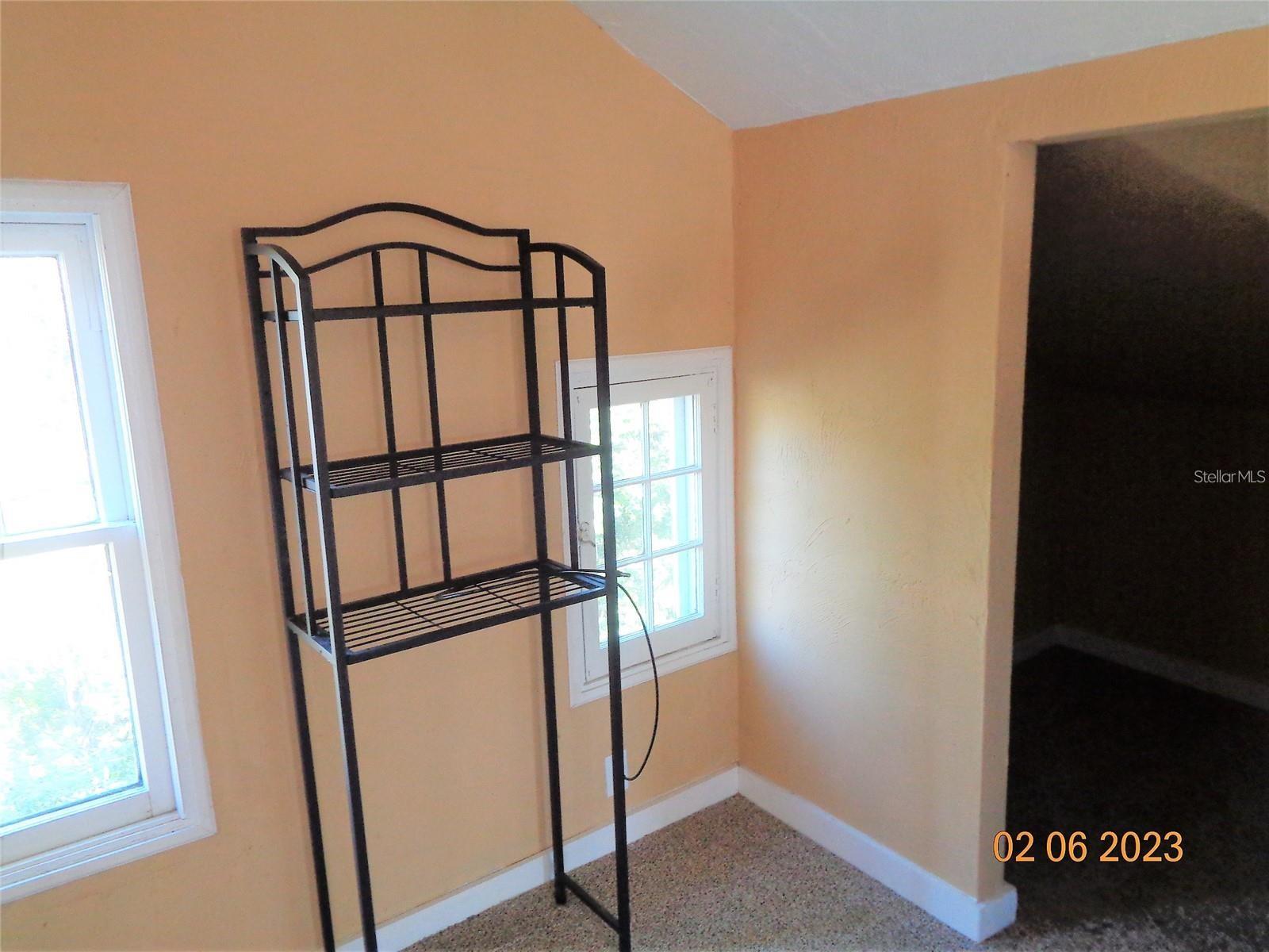 Image 13 of 28 For 1411 E New York Ave