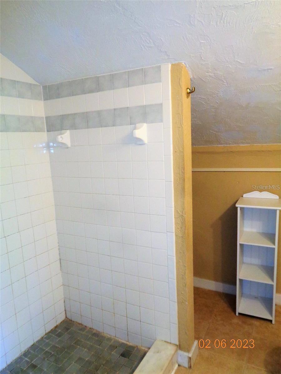 Image 21 of 28 For 1411 E New York Ave