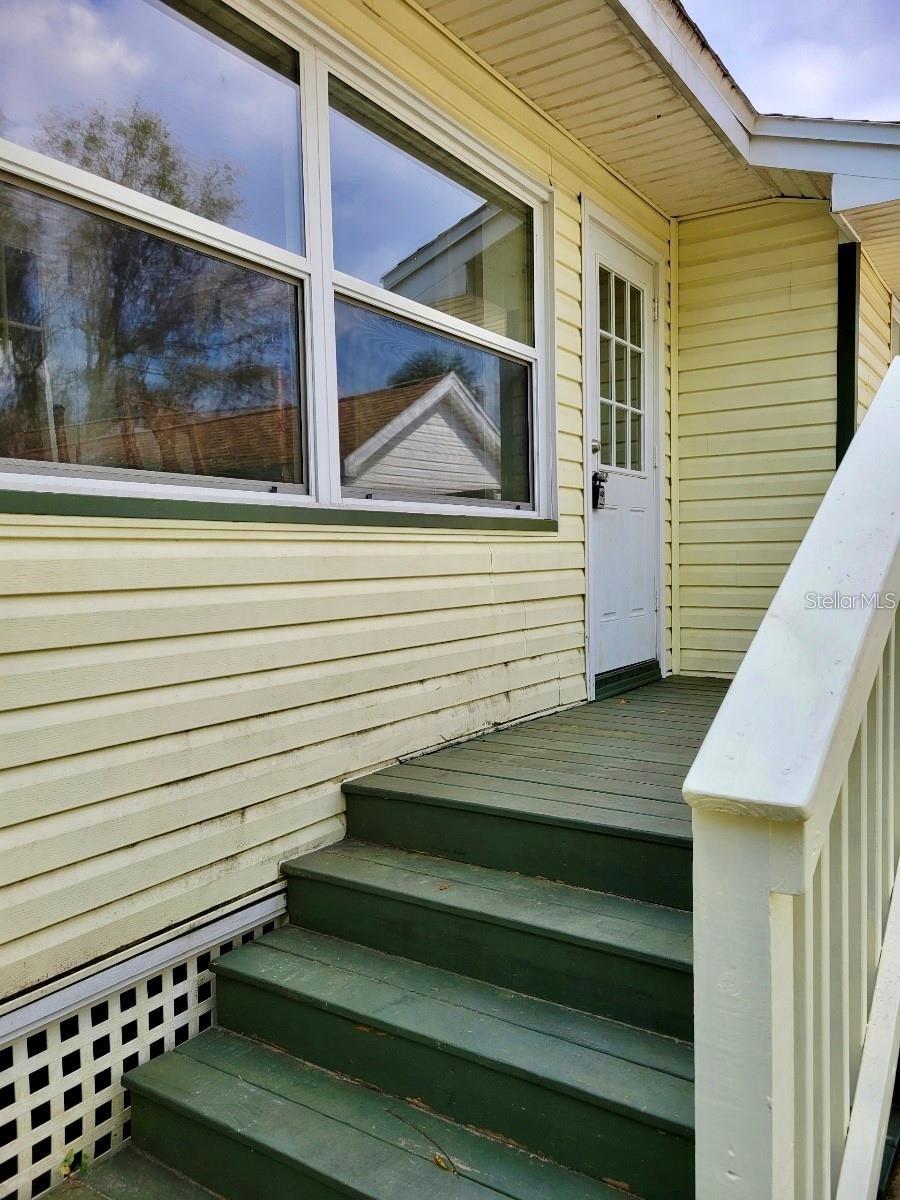 Image 3 of 28 For 1411 E New York Ave