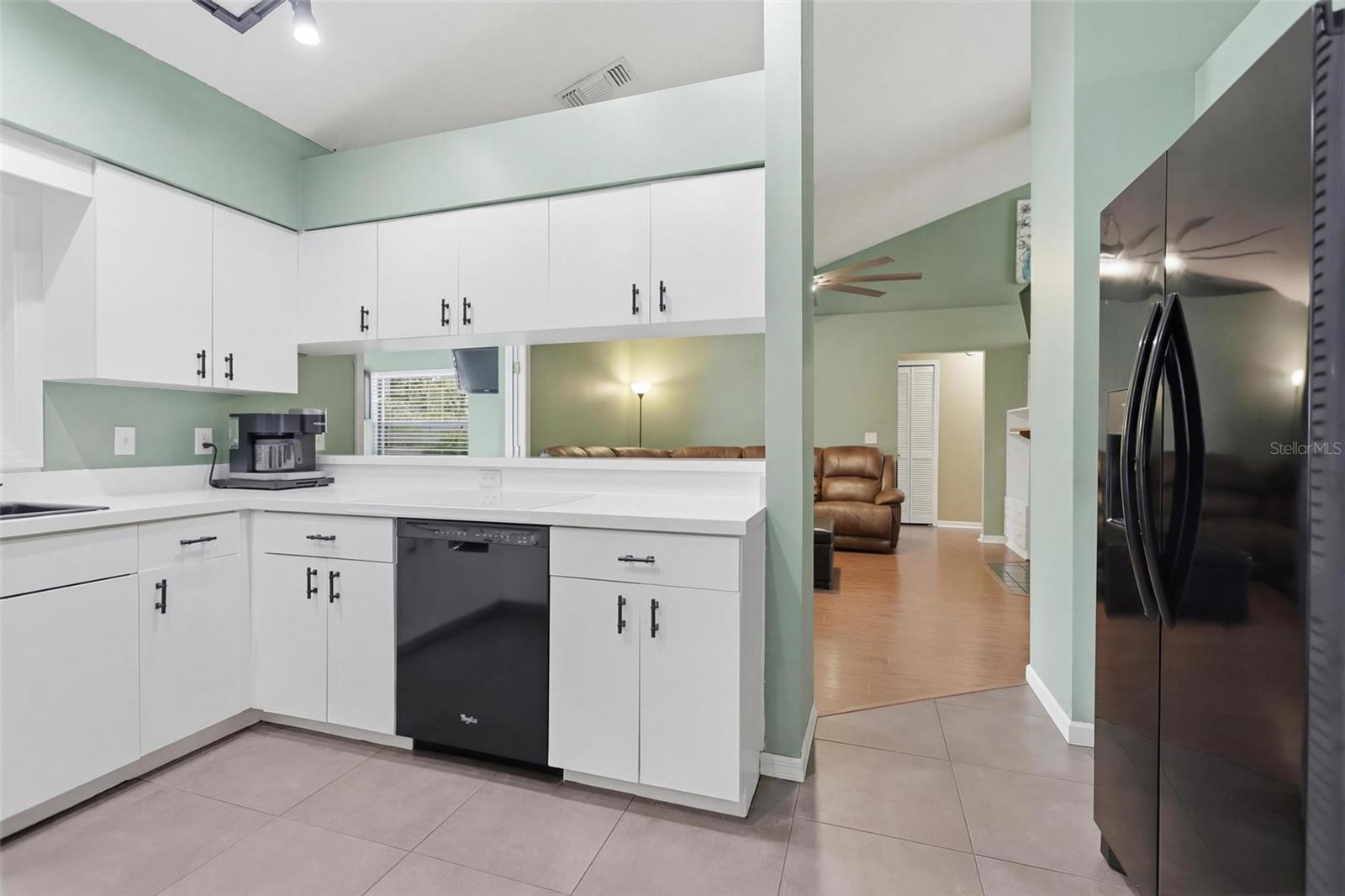 Image 16 of 41 For 731 Edgewild Court