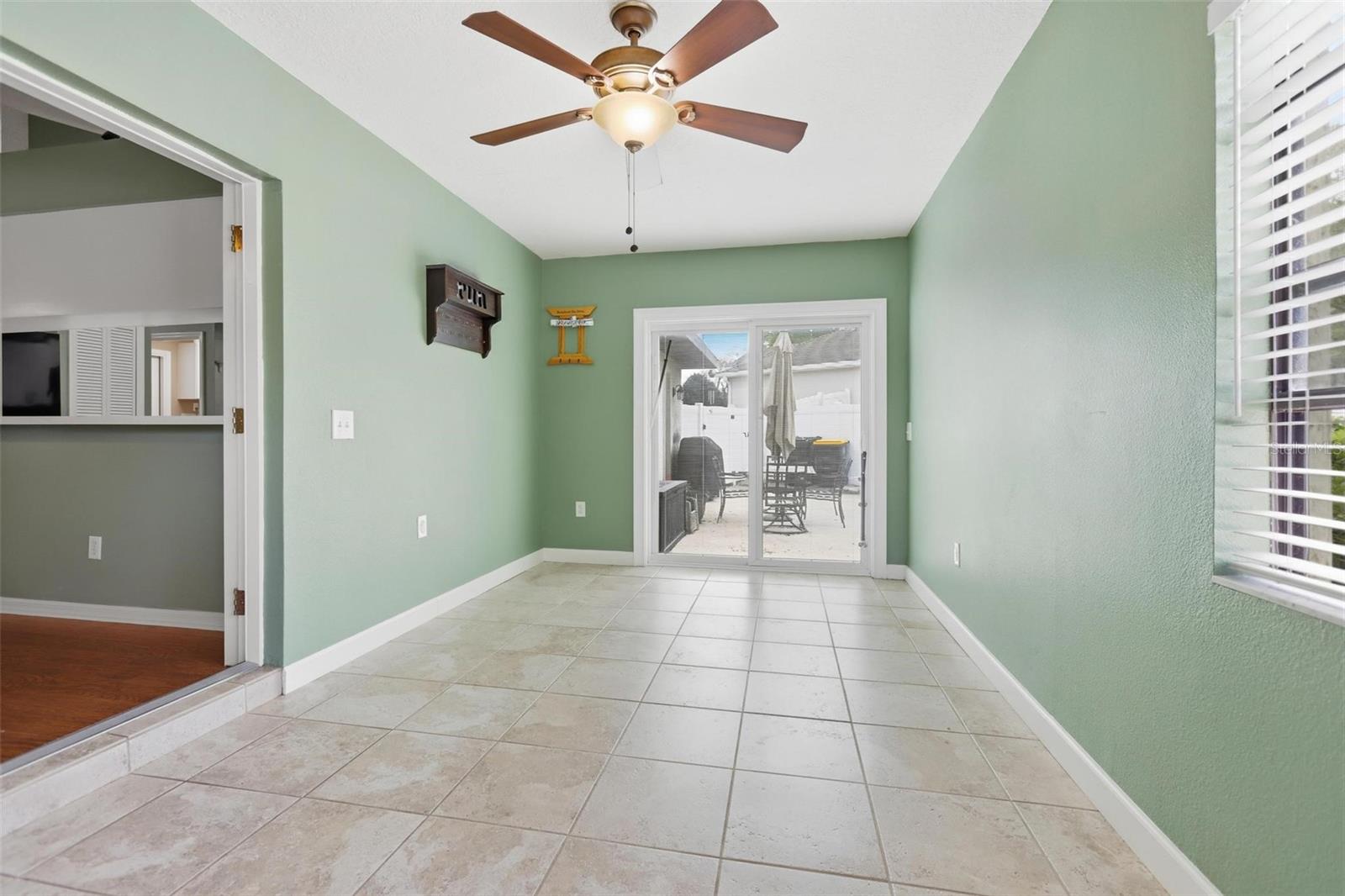 Image 20 of 41 For 731 Edgewild Court