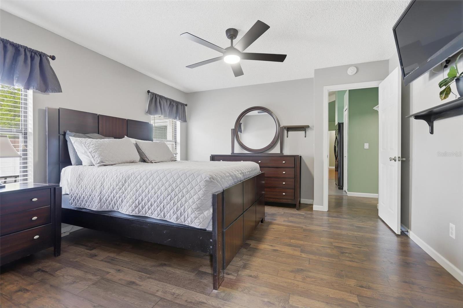 Image 22 of 41 For 731 Edgewild Court