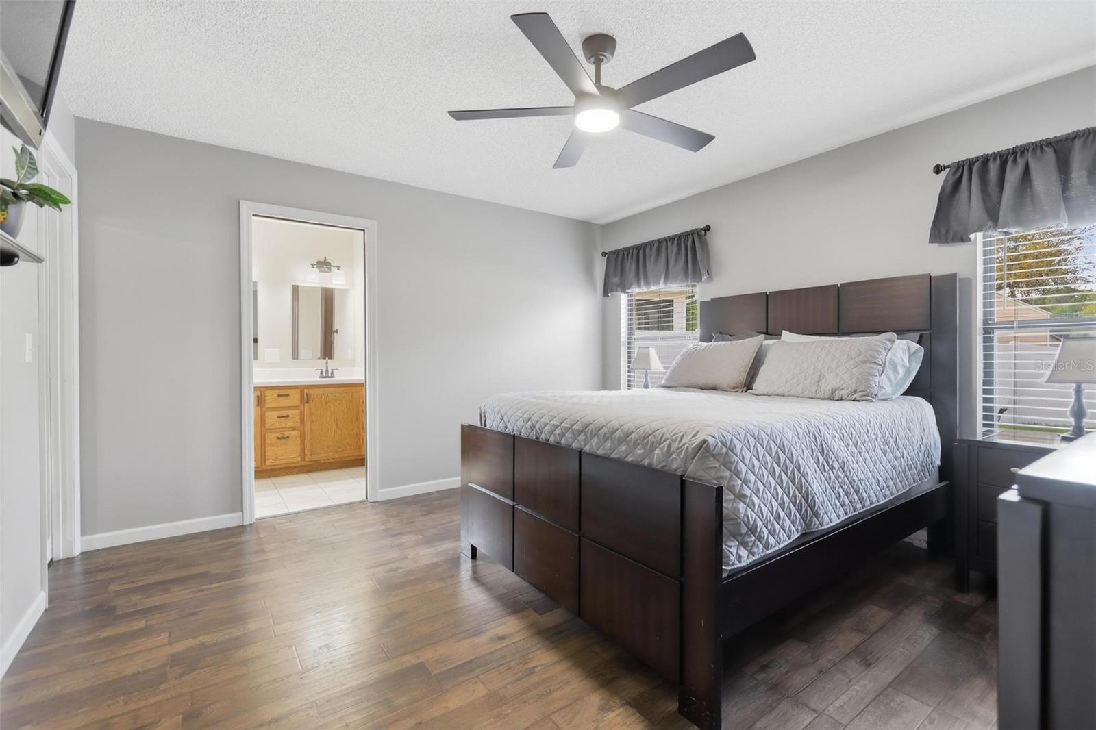 Image 24 of 41 For 731 Edgewild Court