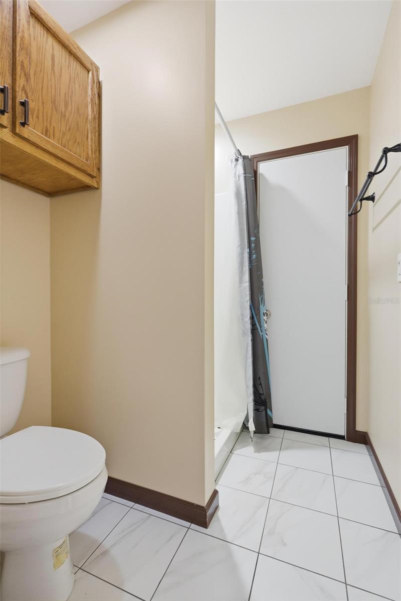 Image 28 of 41 For 731 Edgewild Court