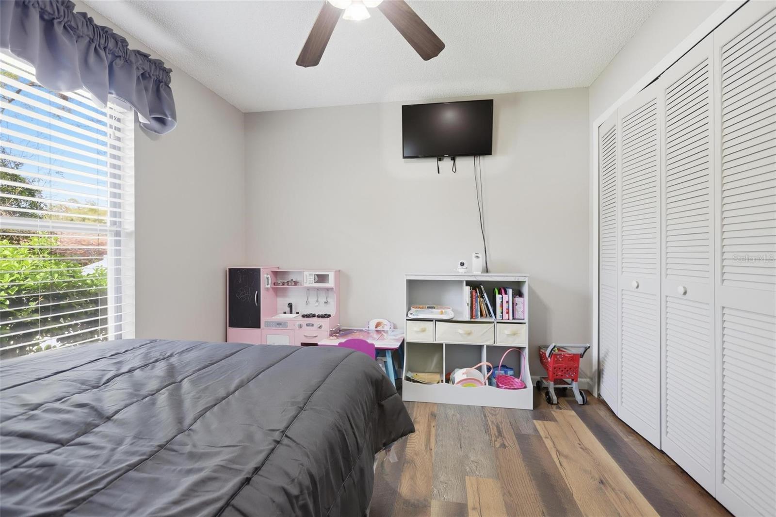 Image 33 of 41 For 731 Edgewild Court