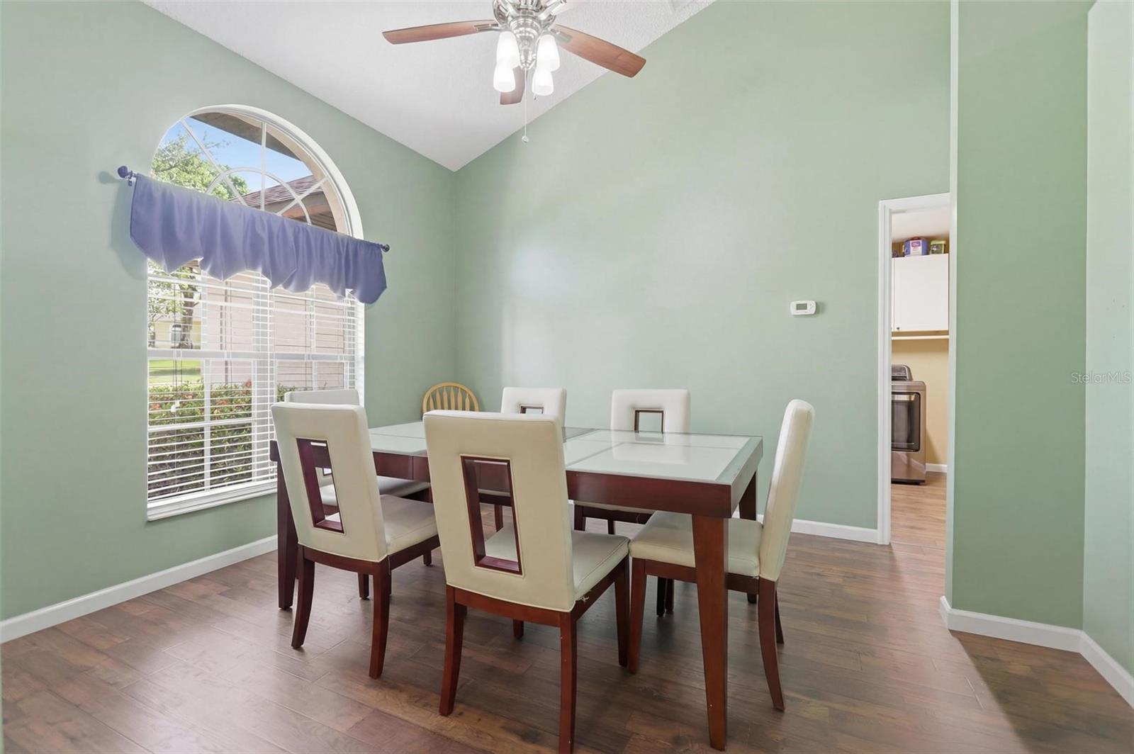 Image 7 of 41 For 731 Edgewild Court