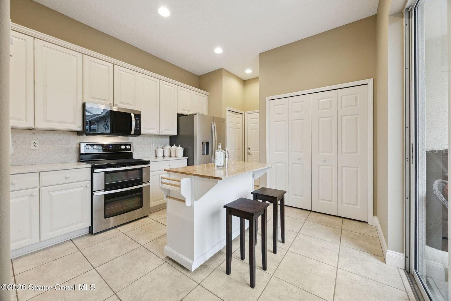 Image 11 of 35 For 784 Bayside Drive 501