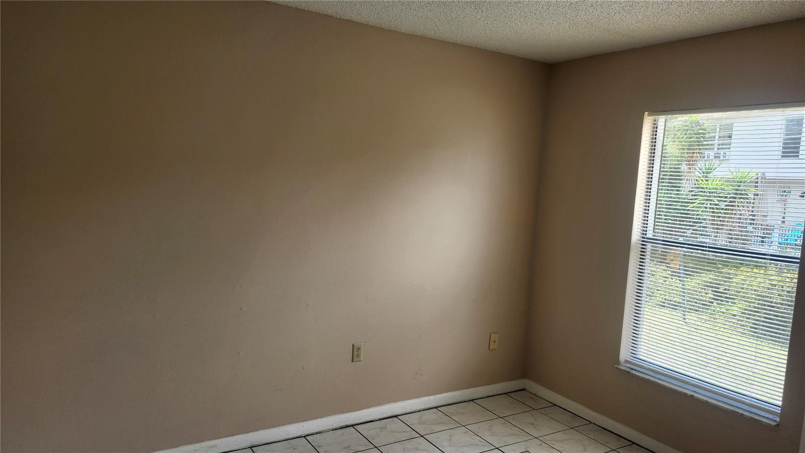 Image 16 of 21 For 1732 Mitten Terrace