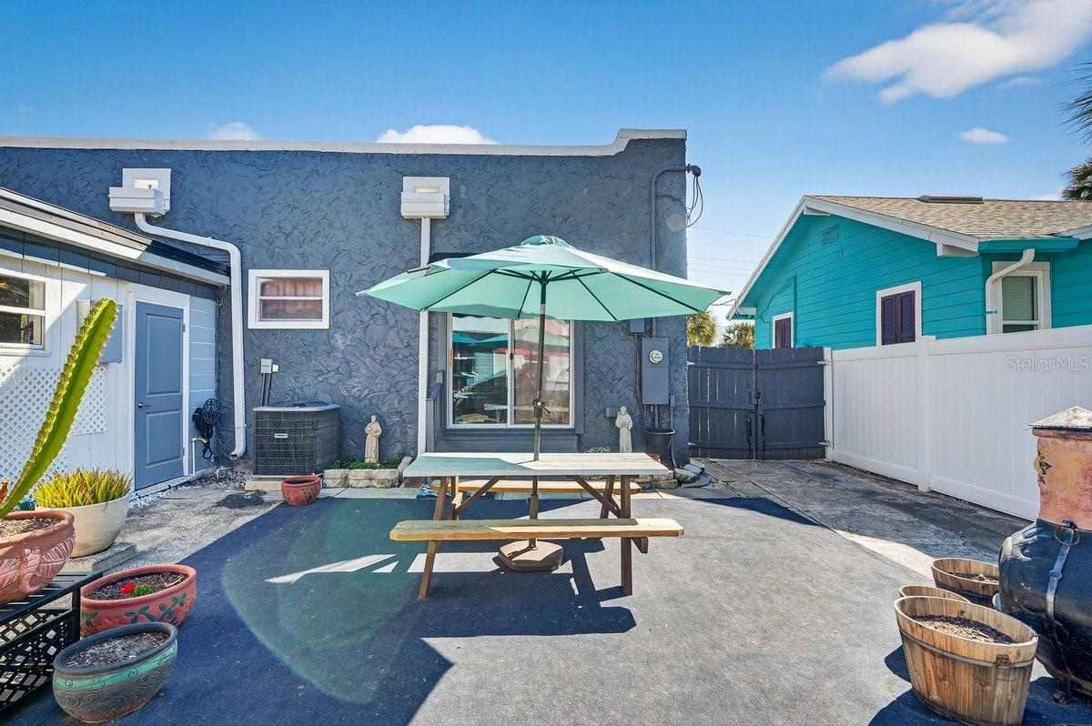 Image 10 of 62 For 112 Oleander Avenue