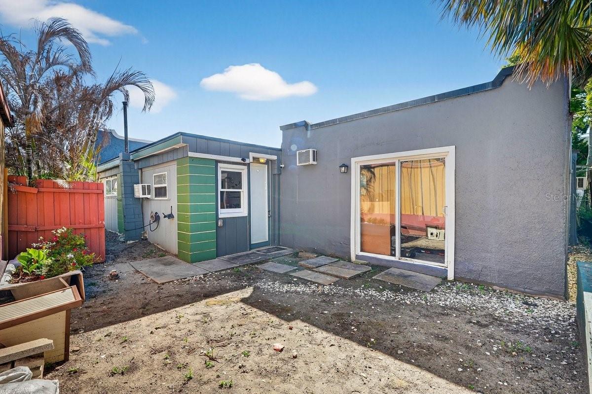 Image 12 of 62 For 112 Oleander Avenue