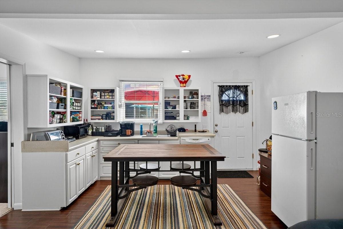 Image 14 of 62 For 112 Oleander Avenue