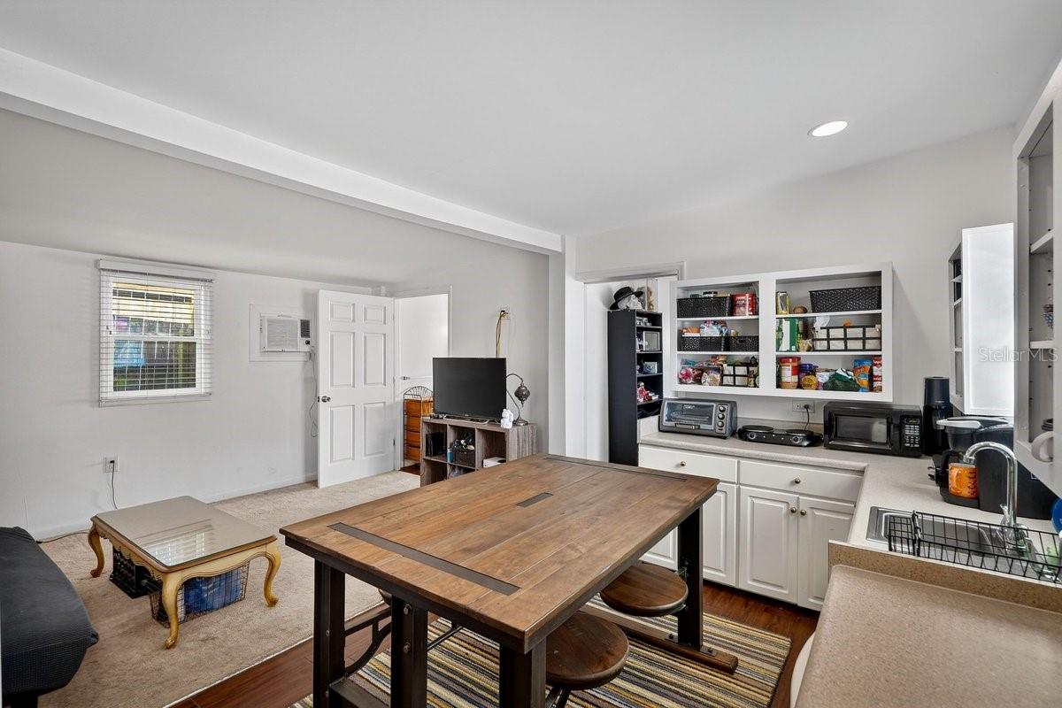 Image 15 of 62 For 112 Oleander Avenue