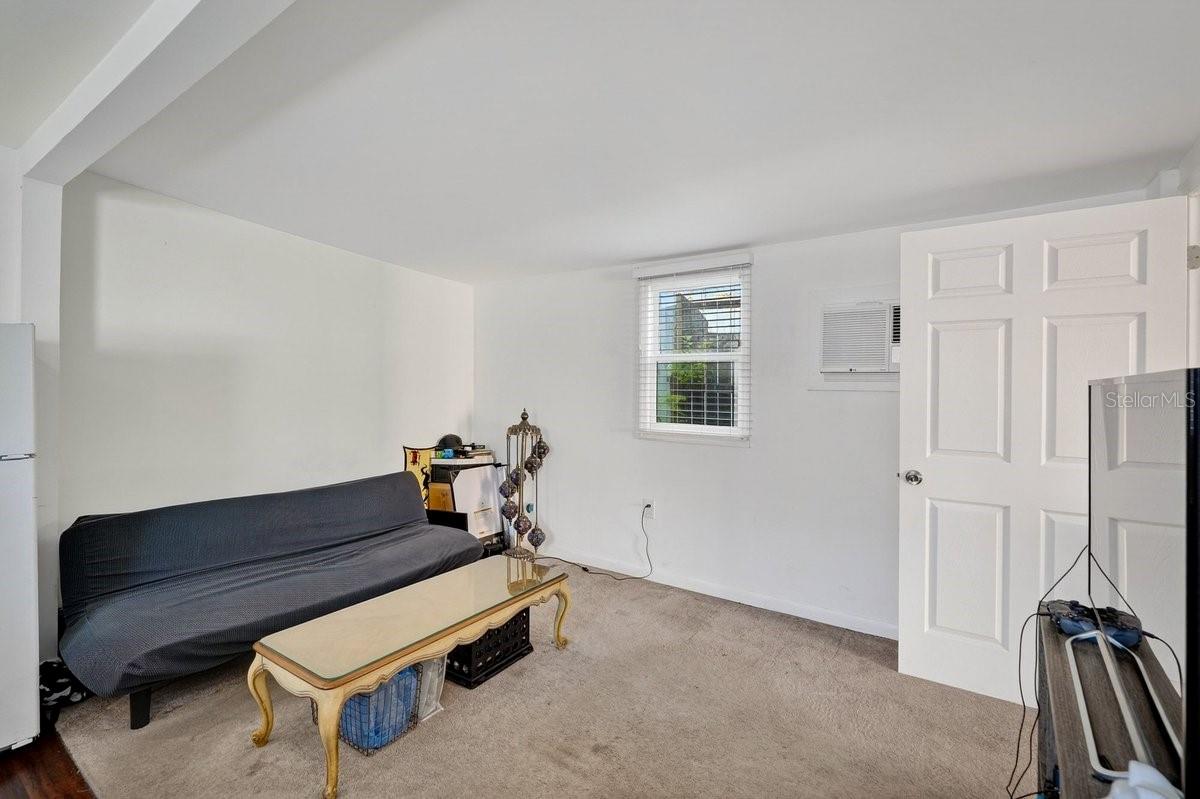 Image 16 of 62 For 112 Oleander Avenue