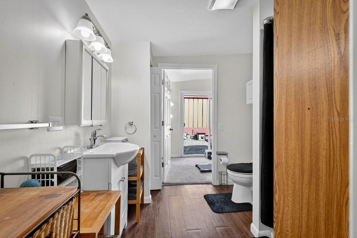 Image 17 of 62 For 112 Oleander Avenue