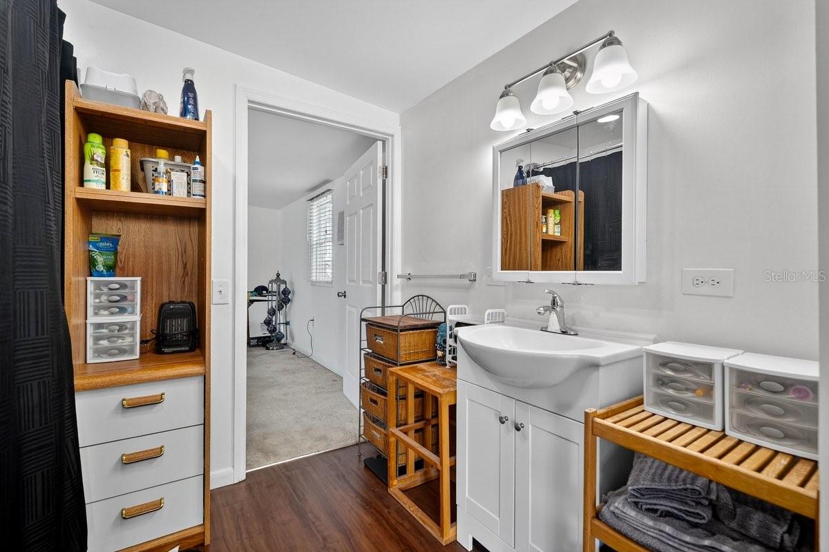 Image 19 of 62 For 112 Oleander Avenue